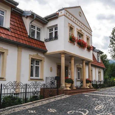 Проживание в семье I Goscinne Salon Z Kominkiem Dworek Niespodzianka Z Duzym Ogrodem *